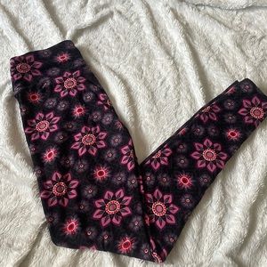 NWT one size LuLaRoe leggings
